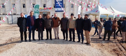 Fakülte dekanımız ve Fakülte sekreterimiz Suriye Azez'de üniversite yurdu açılışına katıldı.